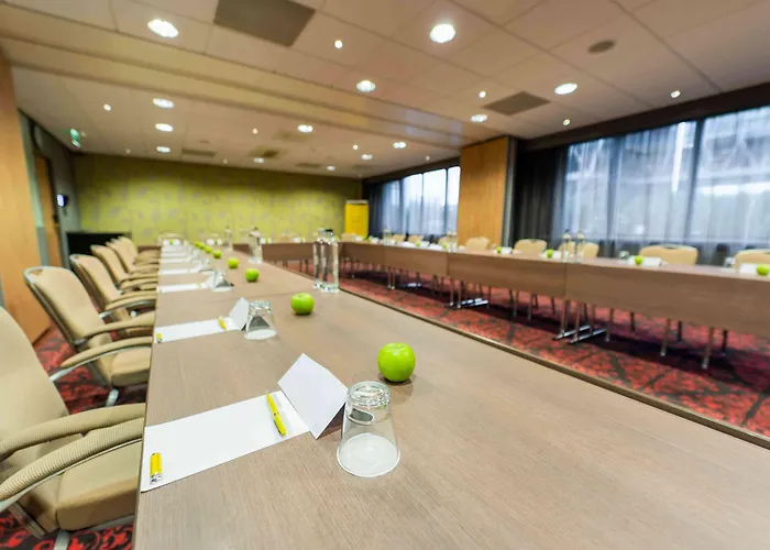 Tulip Centre Hotel 3*